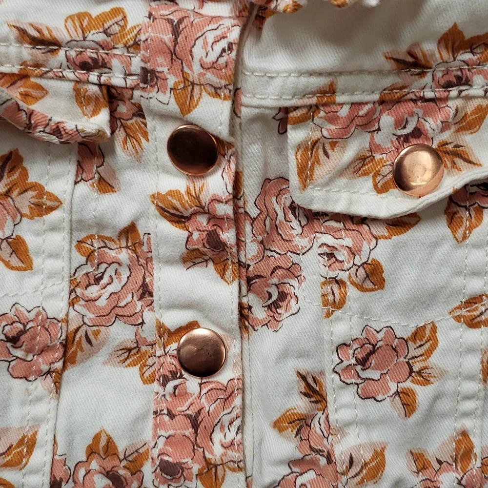 HOST PICK. Girl's Flower Print Denim Jacket Size 4T - Picture 4 of 4